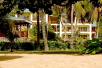 Bequia Beach Hotel: seen from the beach