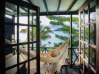 Cottage: balcony with Hammock