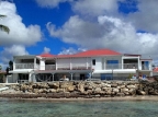 Coco Beach Resort: view of building from the ocean